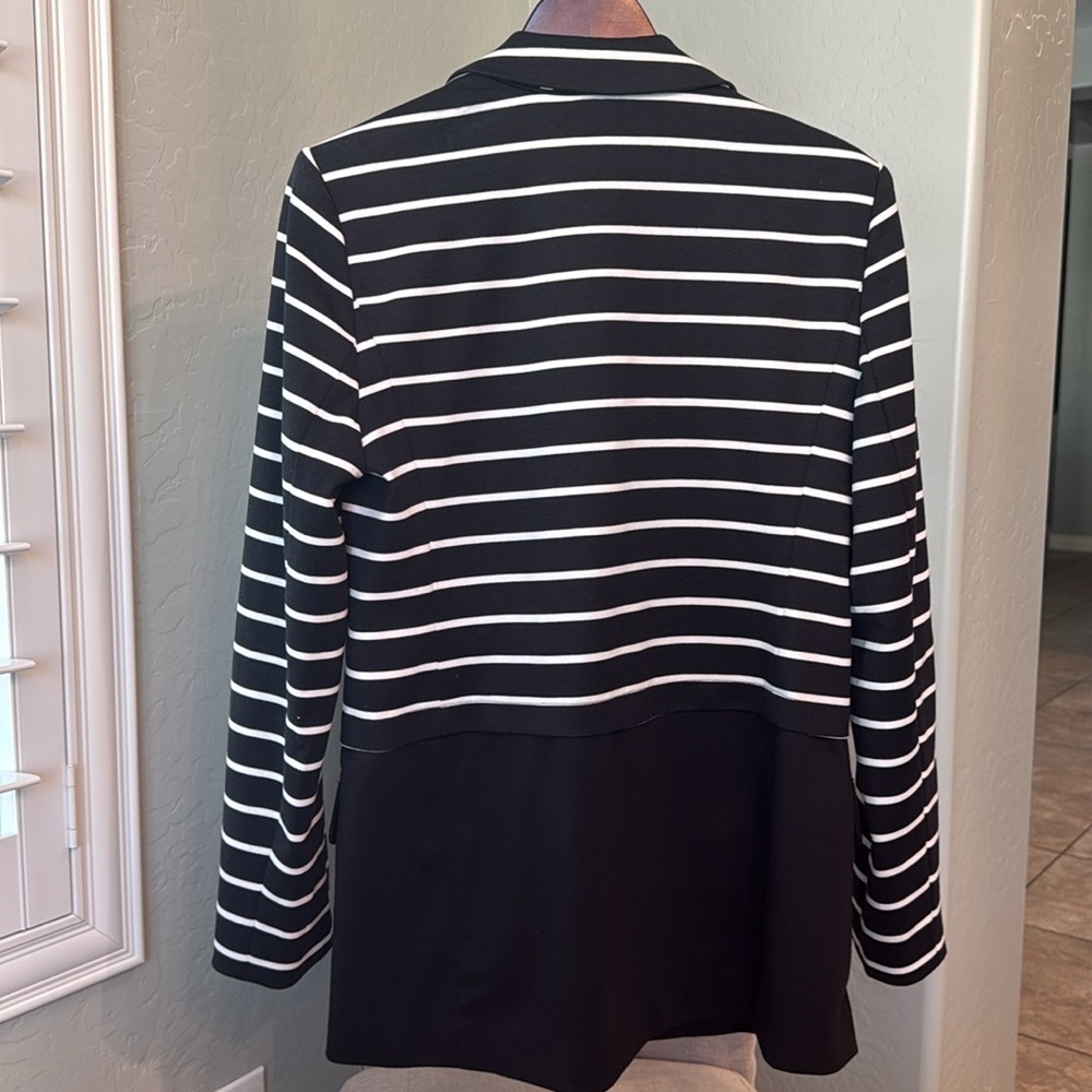 Black and White Striped Blazer - Picture 3 of 4